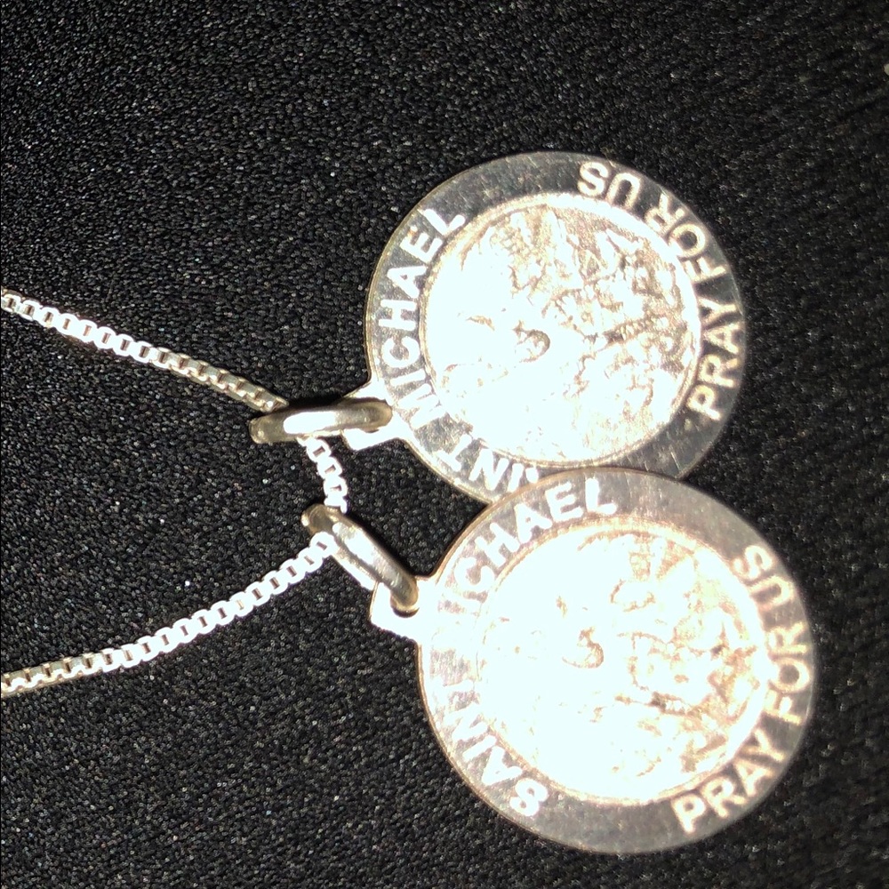 Saint MICHEAL CHAIN - Picture 2 of 3
